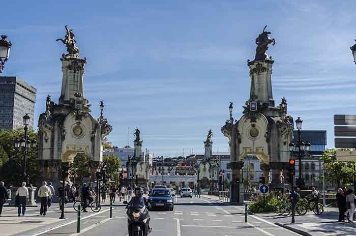 Guipúzcoa - San Sebastián 078 - puente de MarÍa Cristina.jpg